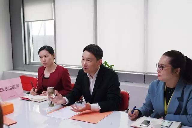 東方龍商務與上海金山工業(yè)區(qū)簽訂委托招商引資“騰籠換鳥引鳳凰”合作協(xié)議 東方龍商務與上海金山工業(yè)區(qū)簽訂委托招商引資“騰籠換鳥引鳳凰”合作協(xié)議