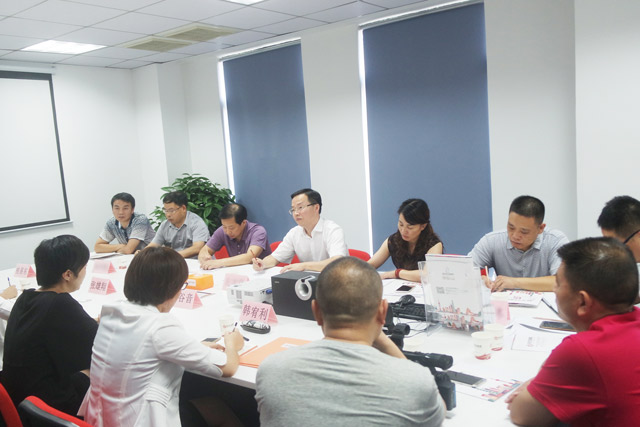 東方龍商務接待數(shù)十批湖南省市、縣政府考察團,全面交流委托招商引資合作 東方龍商務接待數(shù)十批湖南省市、縣政府考察團,全面交流委托招商引資合作