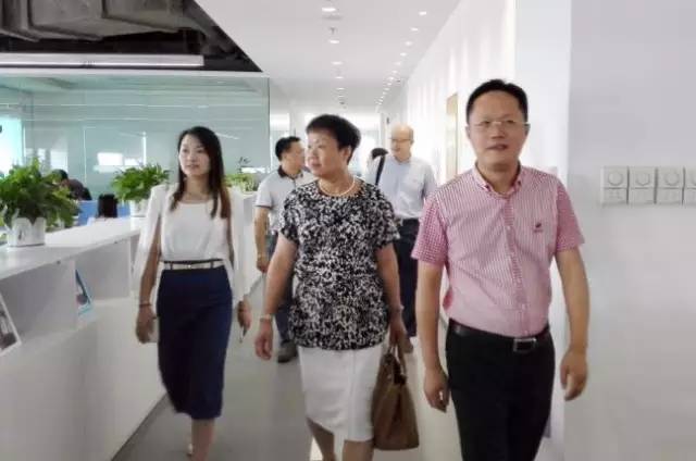 東方龍商務陪同寧波甬嘉恒業集團實地考察全球性跨境電商投資選址項目,推動雙方項目合作 東方龍商務陪同寧波甬嘉恒業集團實地考察全球性跨境電商投資選址項目,推動雙方項目合作