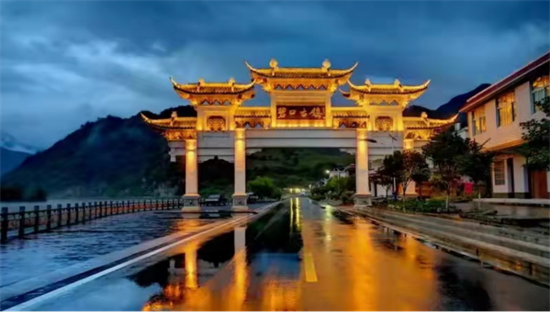 東方龍商務(wù)集團(tuán)全力助推甘肅隴南文縣委托招商招商引資，重點(diǎn)構(gòu)建特色農(nóng)業(yè)、優(yōu)勢(shì)工業(yè)、文旅康養(yǎng)三大產(chǎn)業(yè)集群