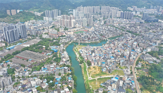 集團(tuán)全力助推湖南吉首市委托招商招商引資，打造產(chǎn)業(yè)發(fā)展新地標(biāo)