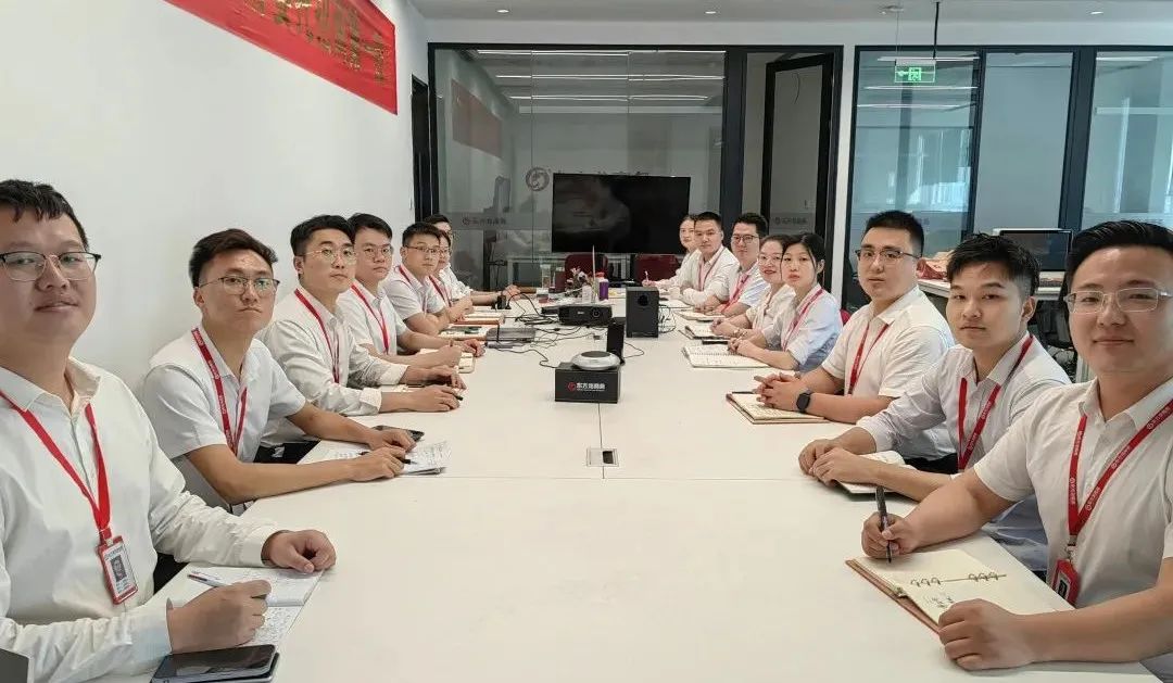 燃情征戰(zhàn)，決勝決戰(zhàn)下半年！東方龍商務集團成功舉行6-7月份月度總結會