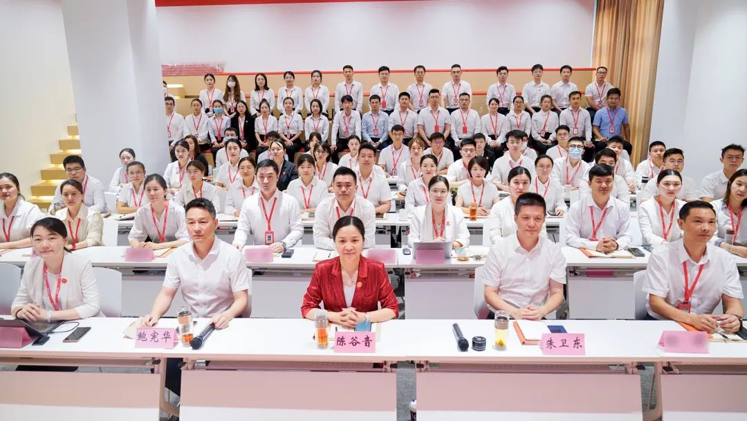 燃情征戰(zhàn)，決勝決戰(zhàn)下半年！東方龍商務集團成功舉行6-7月份月度總結會