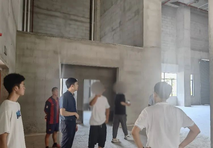 專精特新、小巨人企業(yè)！老牌精密零部件生產(chǎn)擴(kuò)建投資選址項(xiàng)目方實(shí)地考察江蘇某地方政府