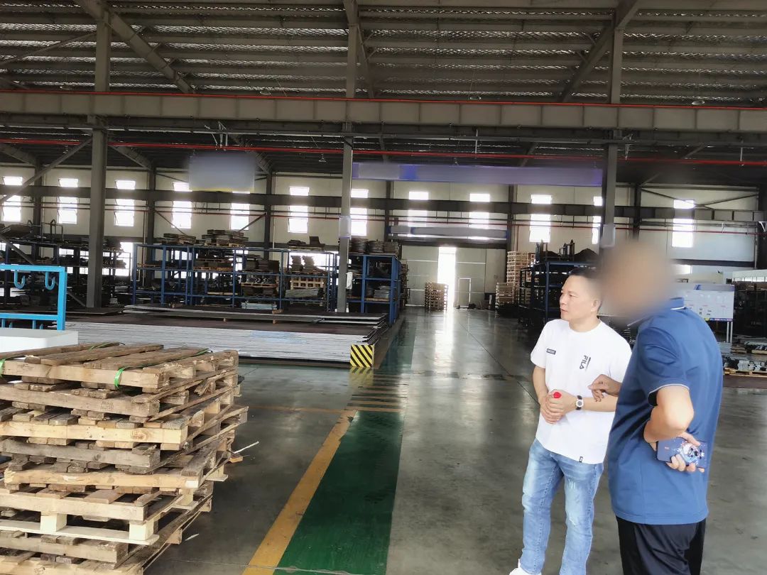 國內(nèi)眾多知名車企的指定合作伙伴！高性能汽車配件投資選址項(xiàng)目方實(shí)地考察江蘇某地方政府