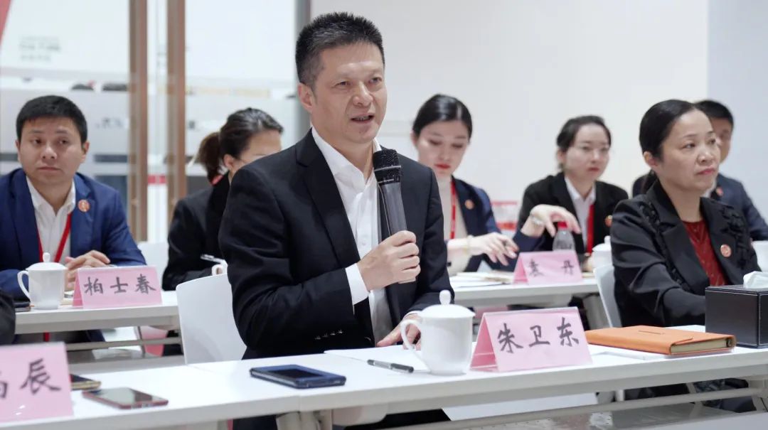 甘肅隴南市長帶隊蒞臨東方龍商務(wù)集團考察座談