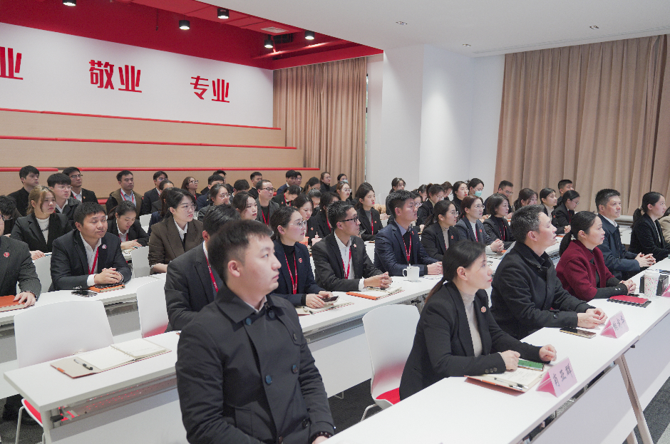 全力搶項(xiàng)目，拓市場(chǎng)，拼落地！12月上旬，集團(tuán)成功通過(guò)34個(gè)優(yōu)質(zhì)投資選址項(xiàng)目