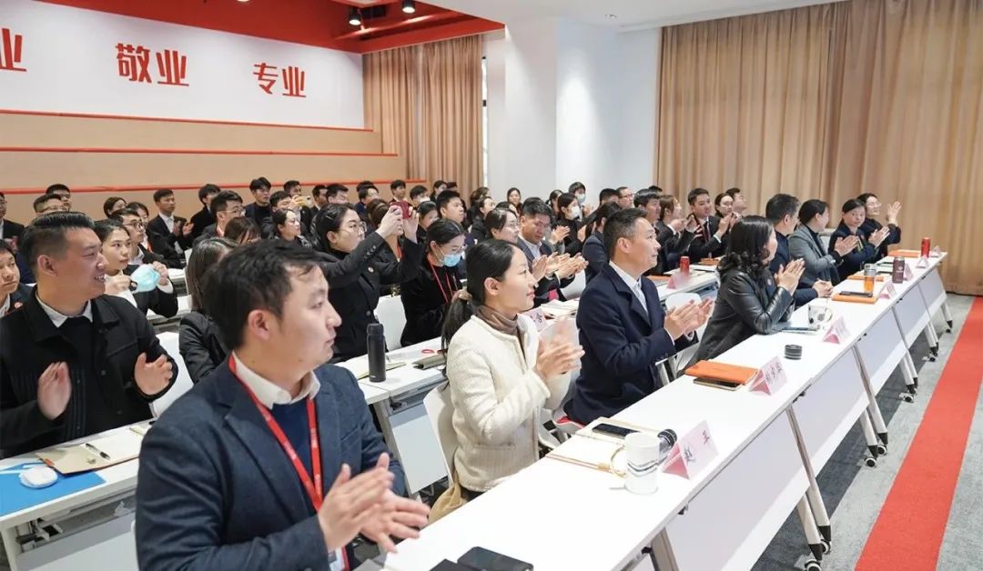 集中火力強(qiáng)開(kāi)發(fā)，凝心聚力攻落地！3月中旬，集團(tuán)26個(gè)優(yōu)質(zhì)投資選址項(xiàng)目通過(guò)評(píng)估