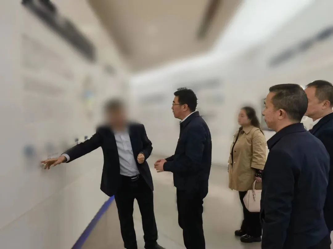 案例成熟，全國擁有十幾個生產基地！貴州某地方政府實地對接考察大型集團建筑新材料投資選址項目