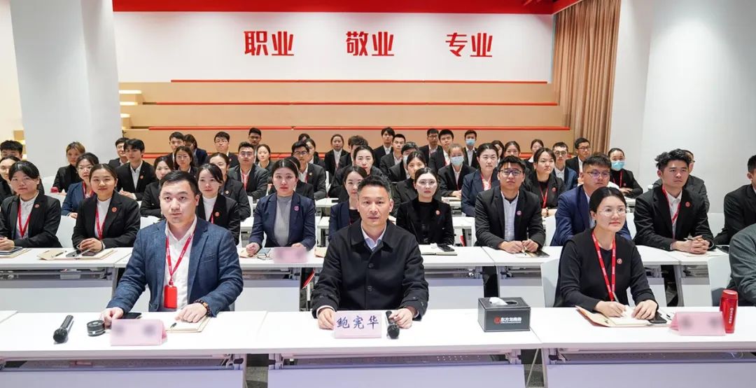 共繪招商“同心圓”，架起政企合作“連心橋”！4月上旬，集團(tuán)27個(gè)優(yōu)質(zhì)投資選址項(xiàng)目成功通過(guò)評(píng)估