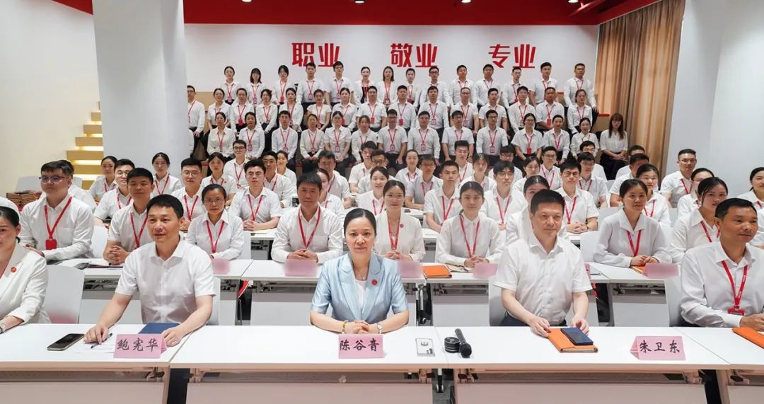 再獲殊榮！東方龍商務集團喜獲2023年度上海市“專精特新”企業稱號！