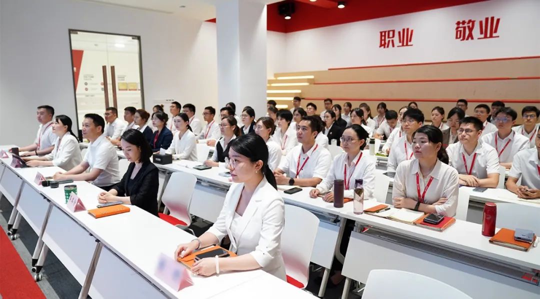 放大項(xiàng)目開發(fā)量，提振發(fā)展精氣神！9月上旬，集團(tuán)共34個(gè)優(yōu)質(zhì)投資選址項(xiàng)目通過評(píng)估