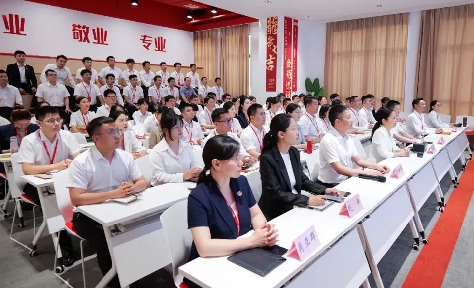 引領(lǐng)投資新風(fēng)向，精準(zhǔn)把握招商脈搏！7月中旬，集團(tuán)共44個(gè)優(yōu)質(zhì)投資選址項(xiàng)目通過評(píng)估