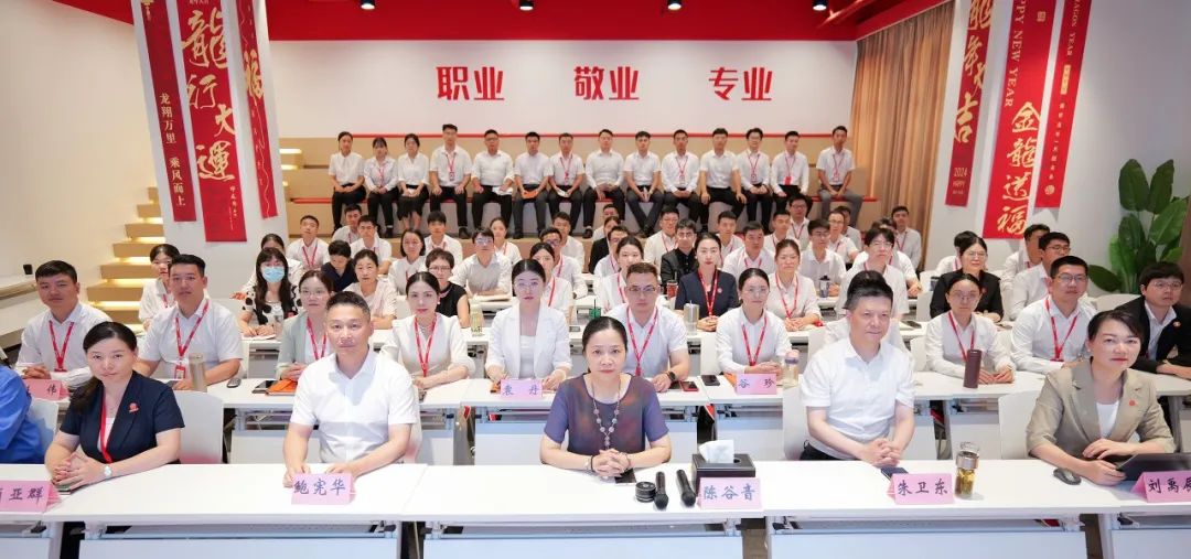 無(wú)懼高溫“烤”驗(yàn)，催化項(xiàng)目落地火熱進(jìn)行時(shí)！7月下旬，集團(tuán)共37個(gè)優(yōu)質(zhì)投資選址項(xiàng)目通過(guò)評(píng)估